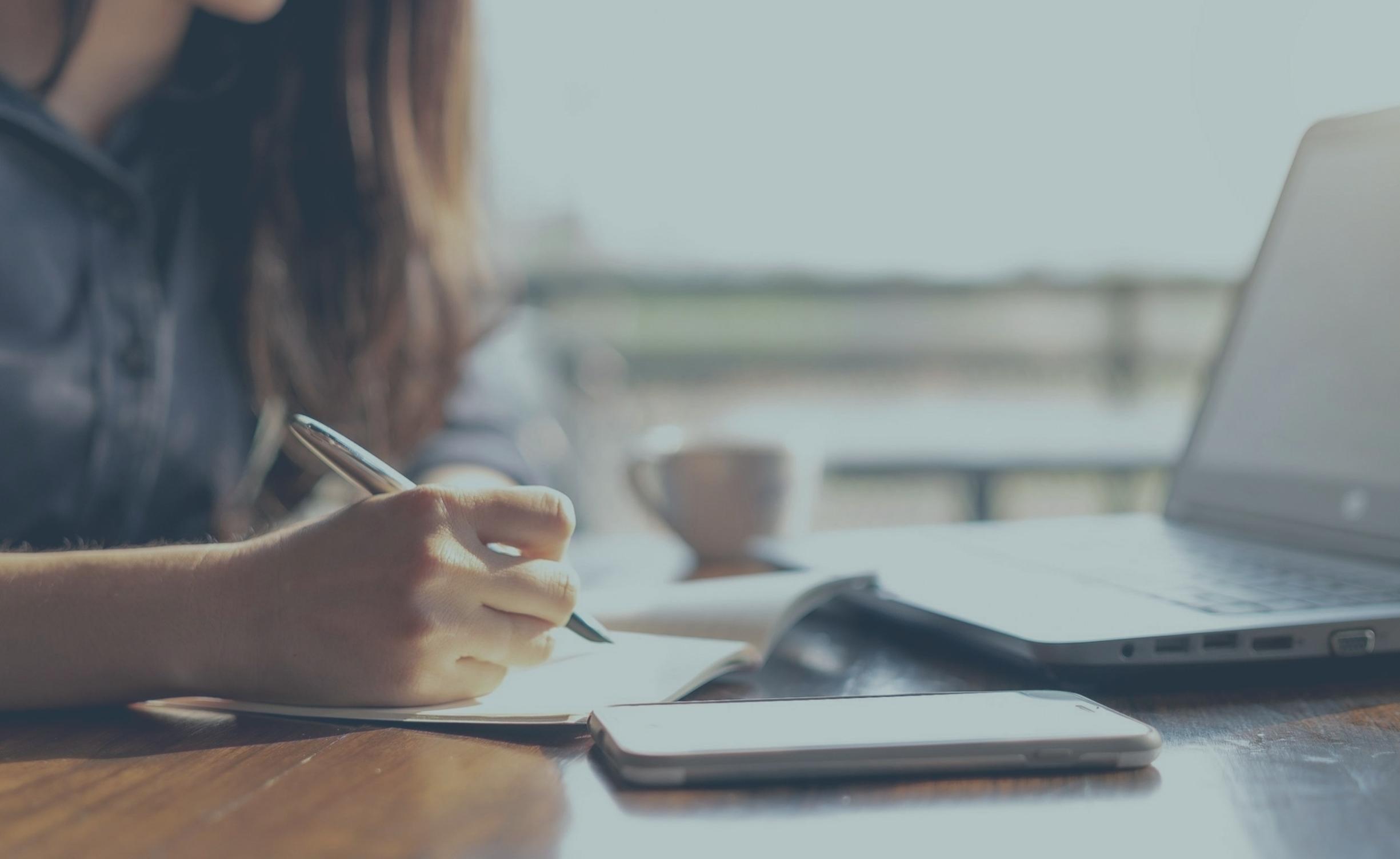 Совместная работа специалистов над финансовой моделью